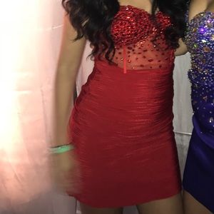 Gorgeous red rhinestone-studded dress 😍